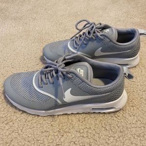 Nike women’s air max thea
